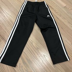 Adidas boys tracksuit pants size 6 NWOT